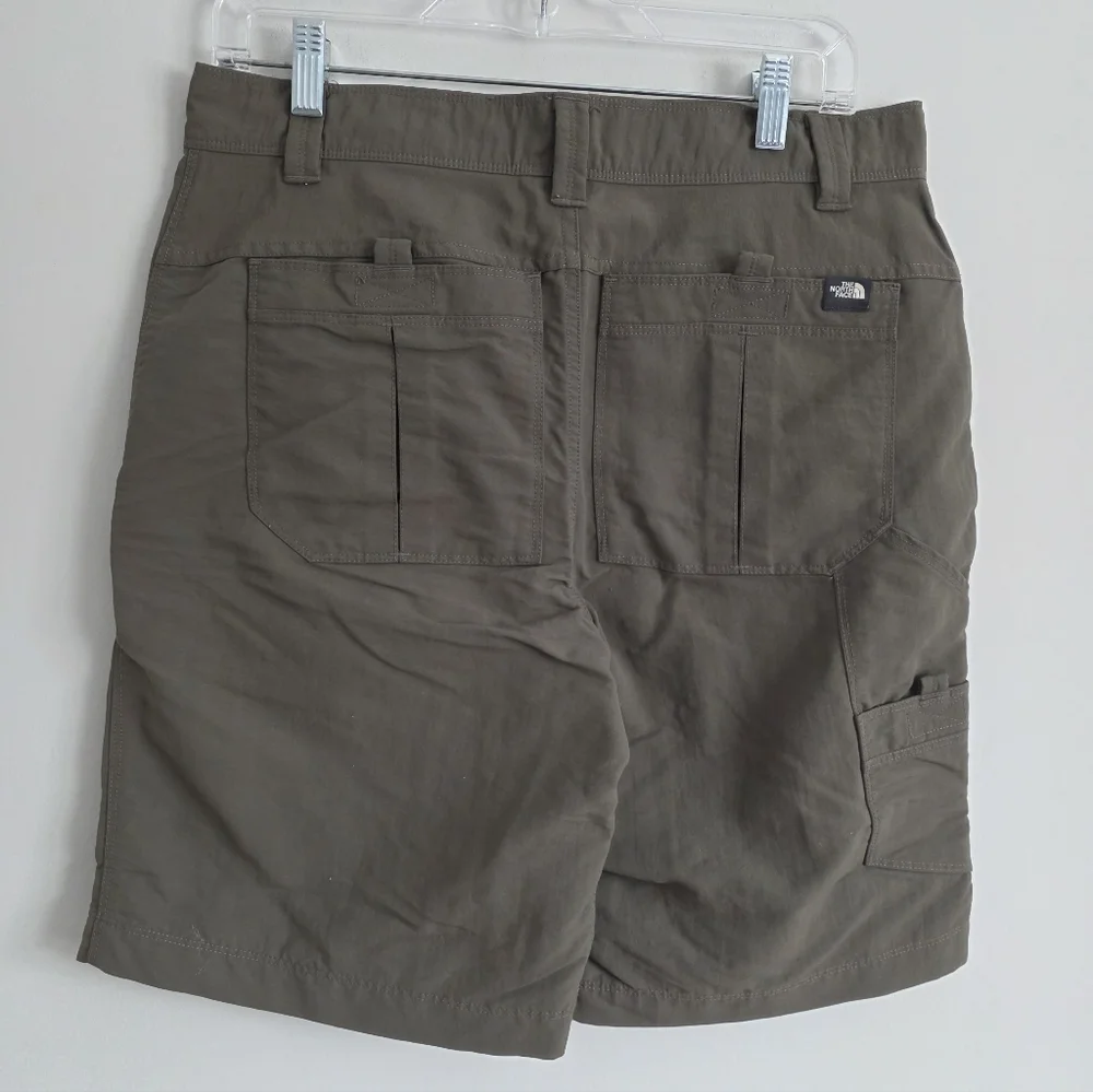 THE NORTH FACE | olive green nylon hiking shorts Mens Sz 32